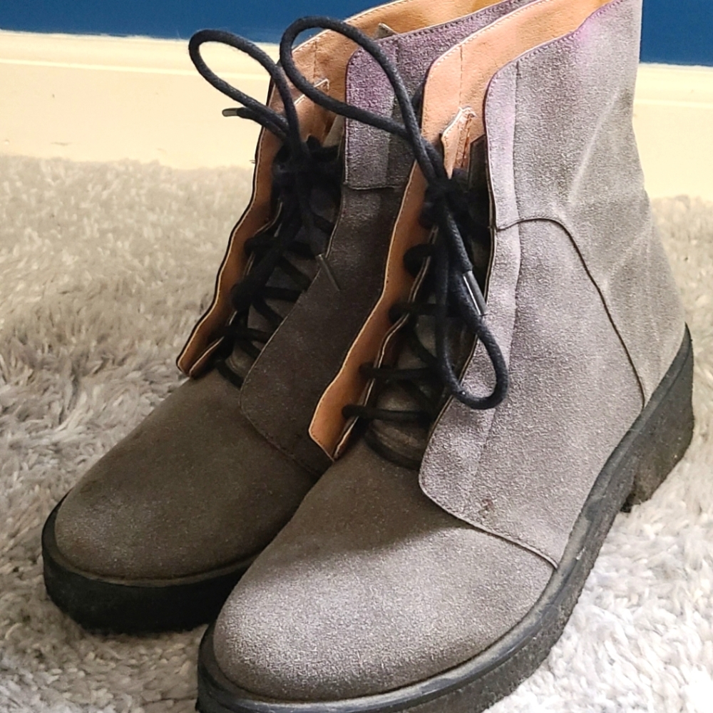 Free People Gray suede Ankle Boots